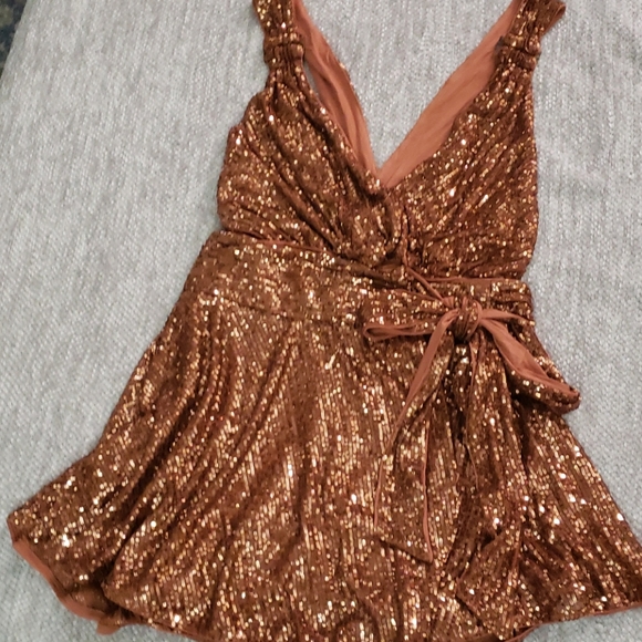Free People | Zuri Sequin Set in Bronze - Picture 3 of 9